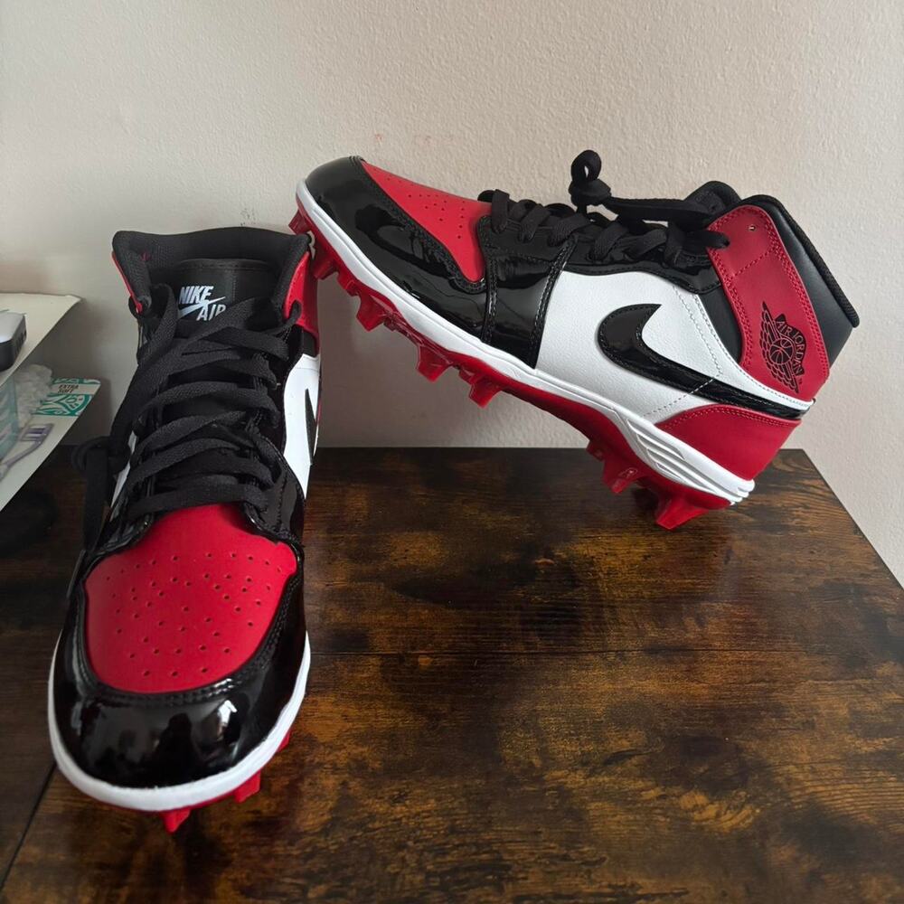 Nike air jordan 1 mid TD cleats 'Bred Toe' football size 9.5 mens